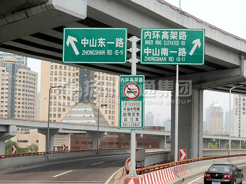 BZG-013，交通標(biāo)志桿，T型三懸臂交通標(biāo)志桿