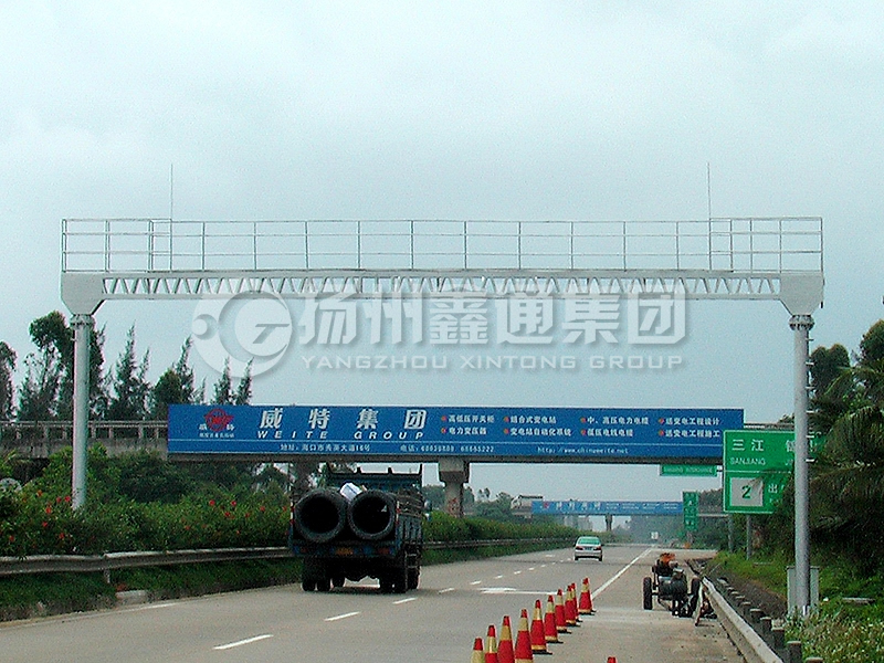 LMJ-010，情報(bào)板龍門(mén)架